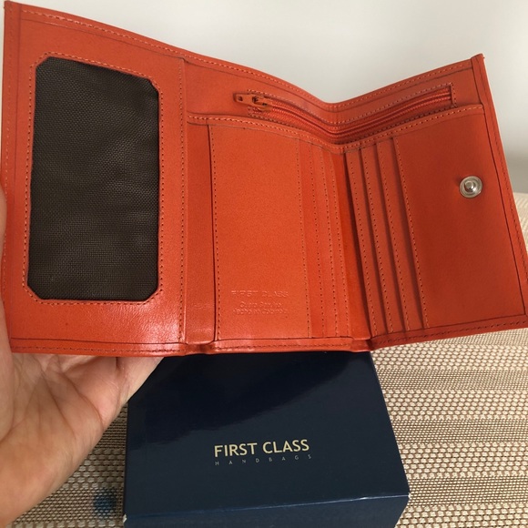 First Class New Trifold Orange Wallet - Picture 5 of 5